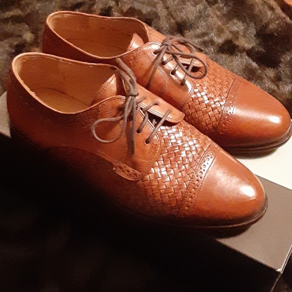 Shoes - Picture 3 of 6